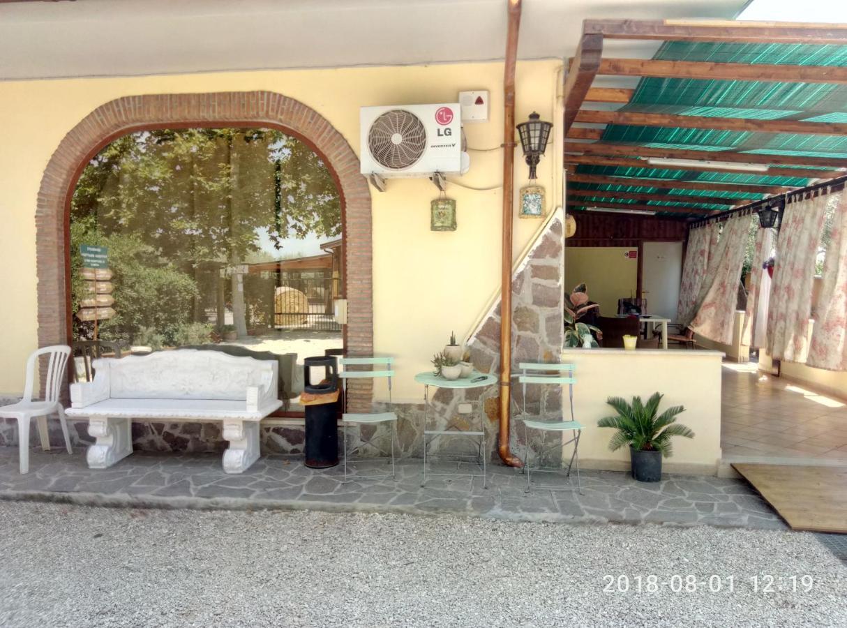 Casadolcecasalatina Bed & Breakfast Екстериор снимка