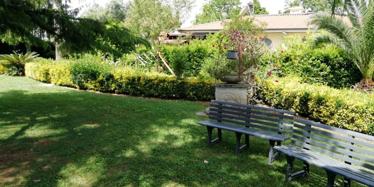 Casadolcecasalatina Bed & Breakfast Екстериор снимка