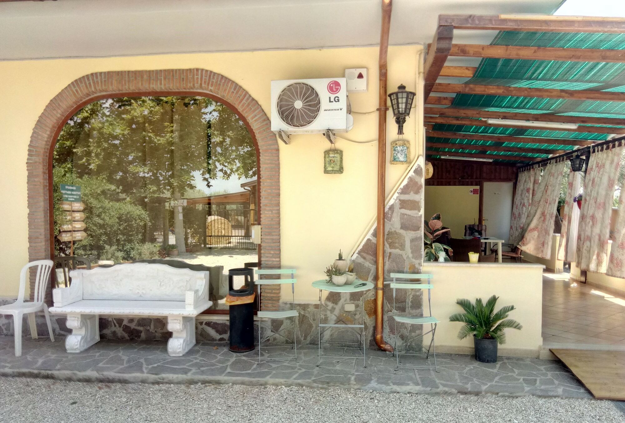 Casadolcecasalatina Bed & Breakfast Екстериор снимка